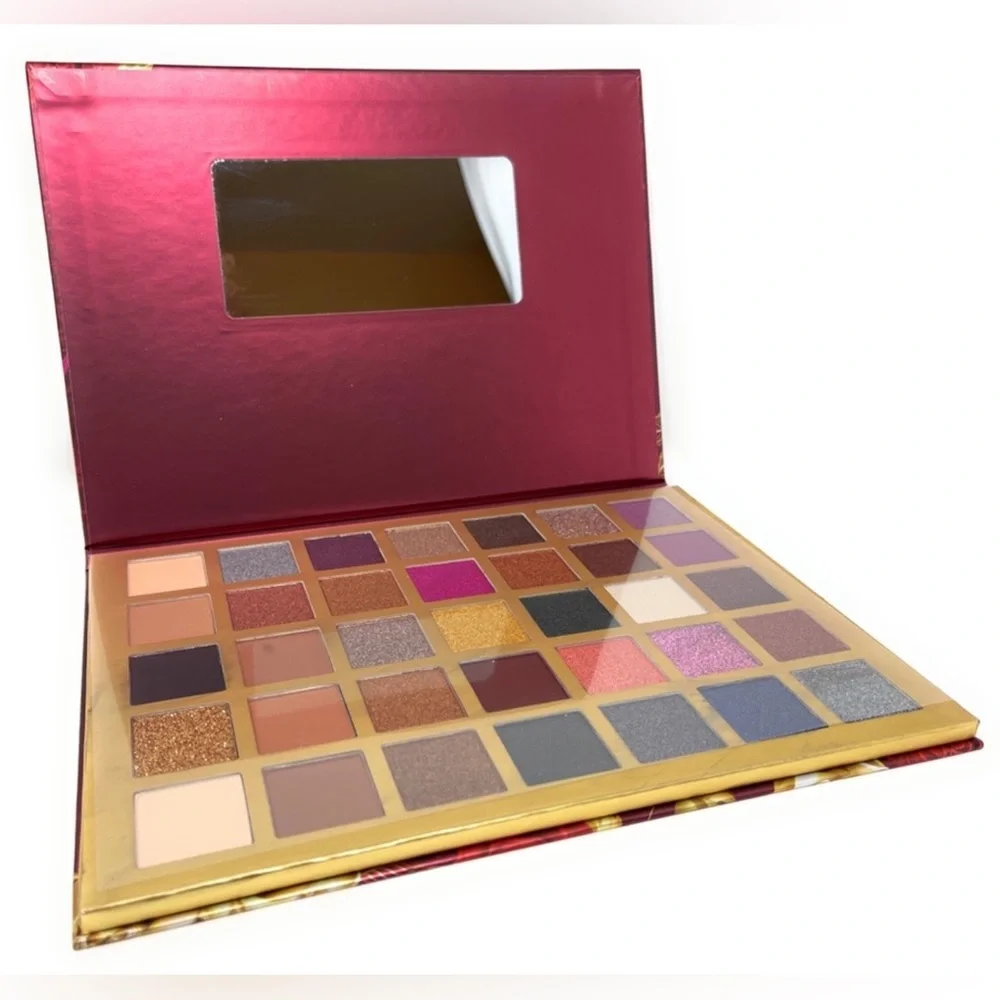 Makeup Depot PATRONA 35 Eyeshadow Color Palette